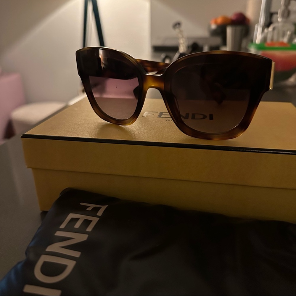 FENDI First FE 40098I 53B Square Sunglasses